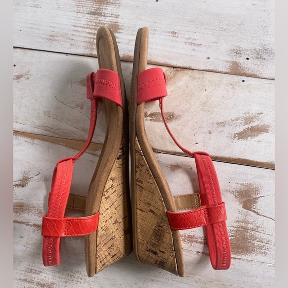 ALFANI coral cork wedge sandals size 9 faux leather summer dressy casual EUC - Picture 5 of 12